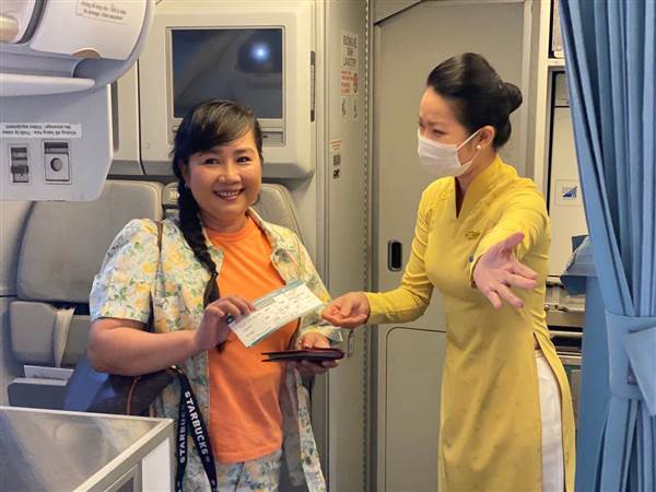 Vietnam Airlines khai trương đường bay Nha Trang - Singapore