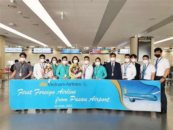 Vietnam Airlines là hãng hàng không nước ngoài đầu tiên khai thác đến sân bay Busan, Hàn Quốc